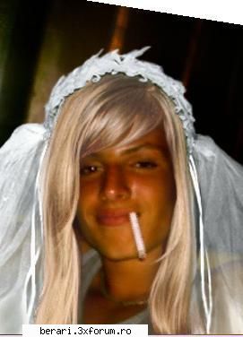 matrimoniale :) - in continuare ... tot gogo, cu diferite coafuri - Frecatul mentei